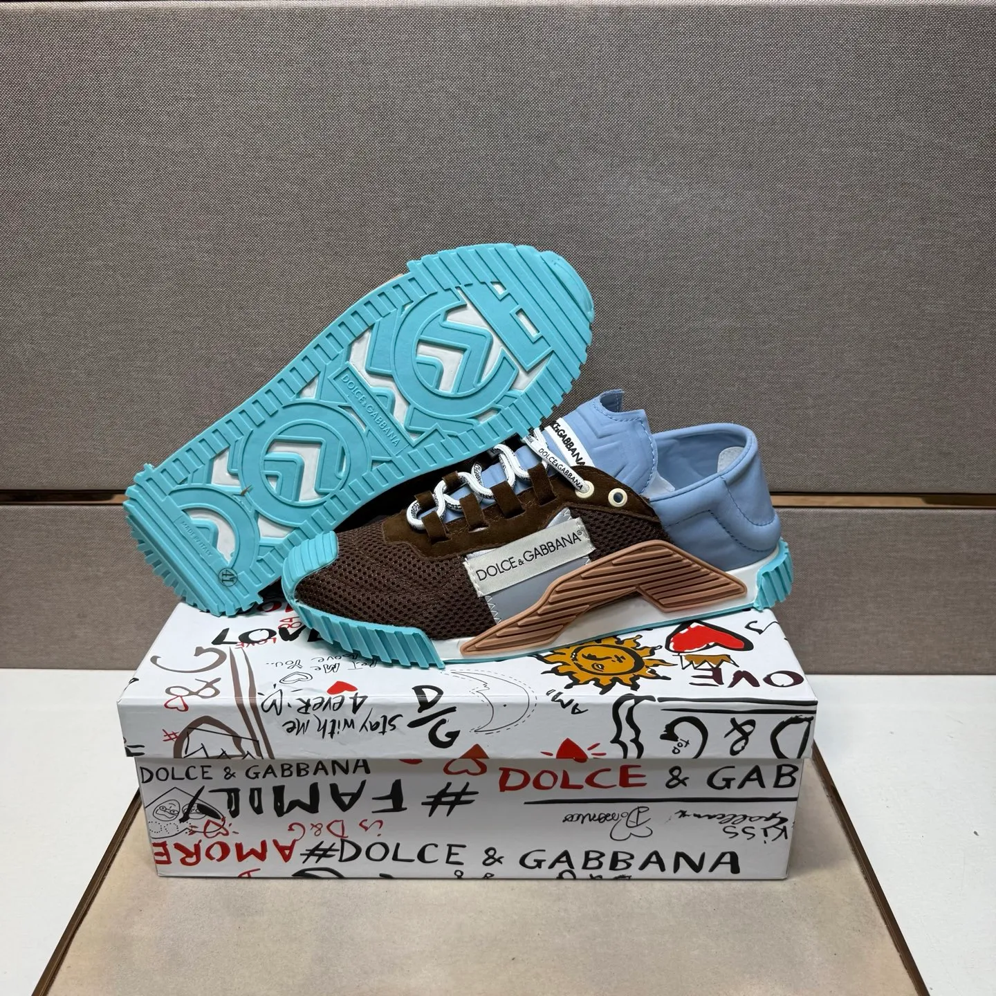 ⬛️Men's shoes 💰p440【DG～】couple casual shoes, on sale at the same time in 2025z cabinet 🔶Size: 35-44#️⃣ 🔷2 colors🔜The upper is made of multi-material splicing➕Mesh lining, comfortable and breathable, sole: original comfortable, wear-resistant and non-slip outsole, ⚠️Real 📱Photographed🎬The real thing is better📢📢📢